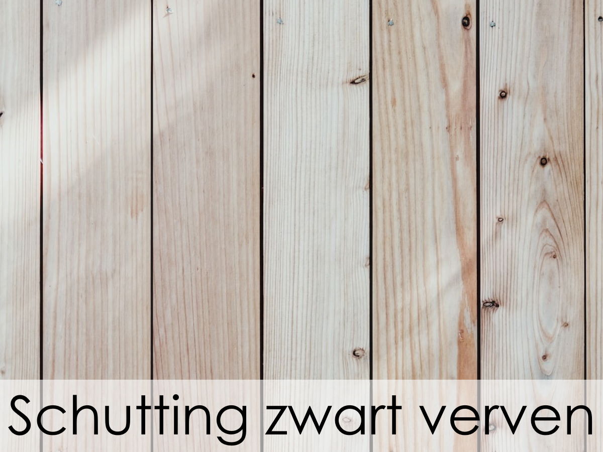 Schutting zwart verven